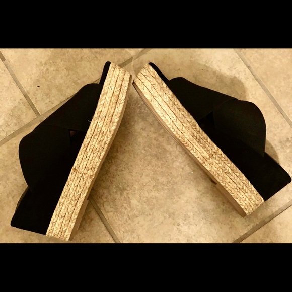 NWOT Steve Madden slip on black platform sandals - Picture 6 of 11